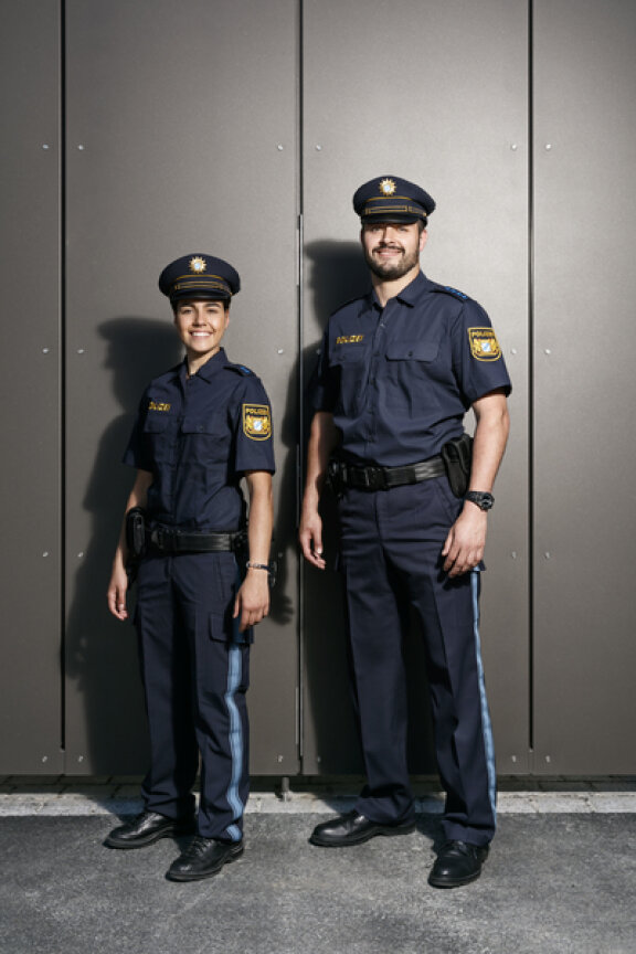 Die Bayerische Polizei - Dienstliche Ausweise der Bayerischen Polizei